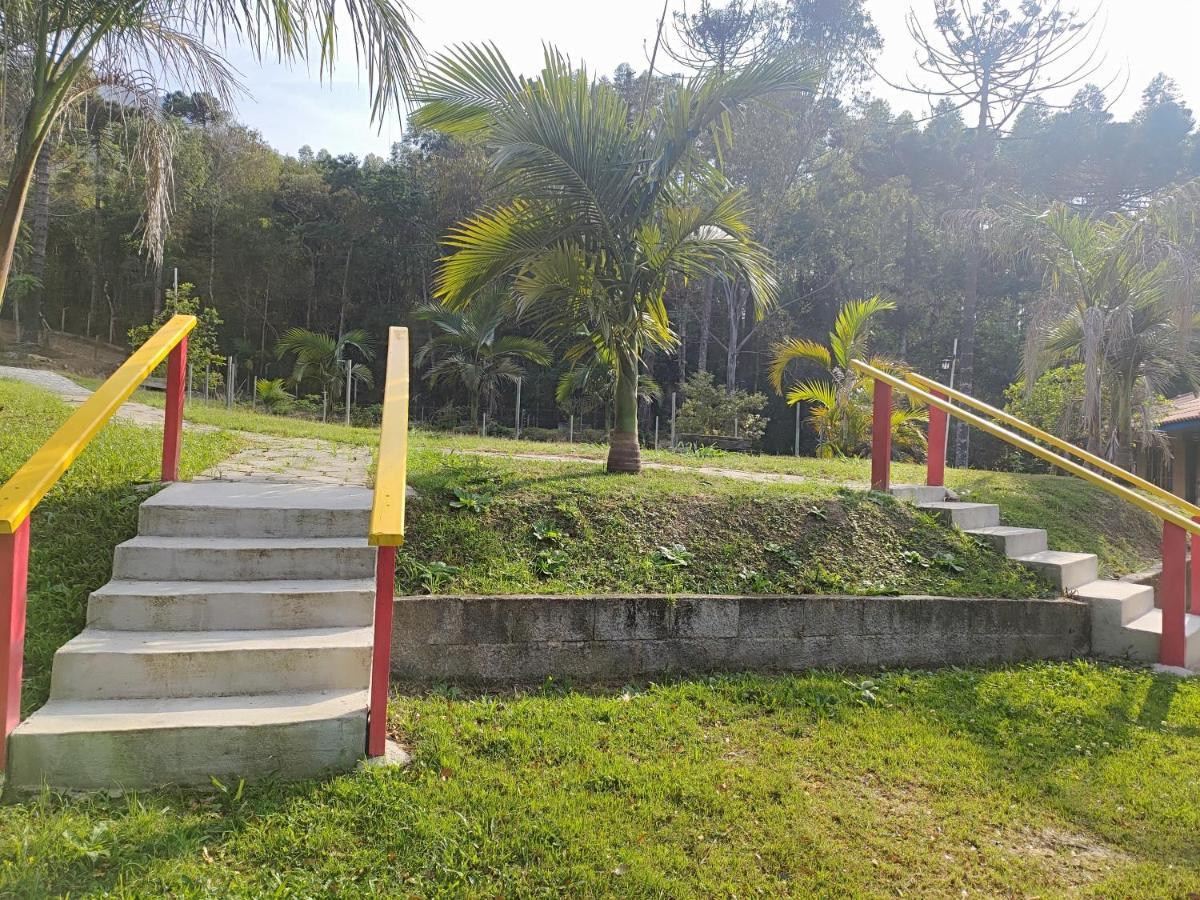 Solar Dos Canarios Sao Bento do Sapucai Bagian luar foto
